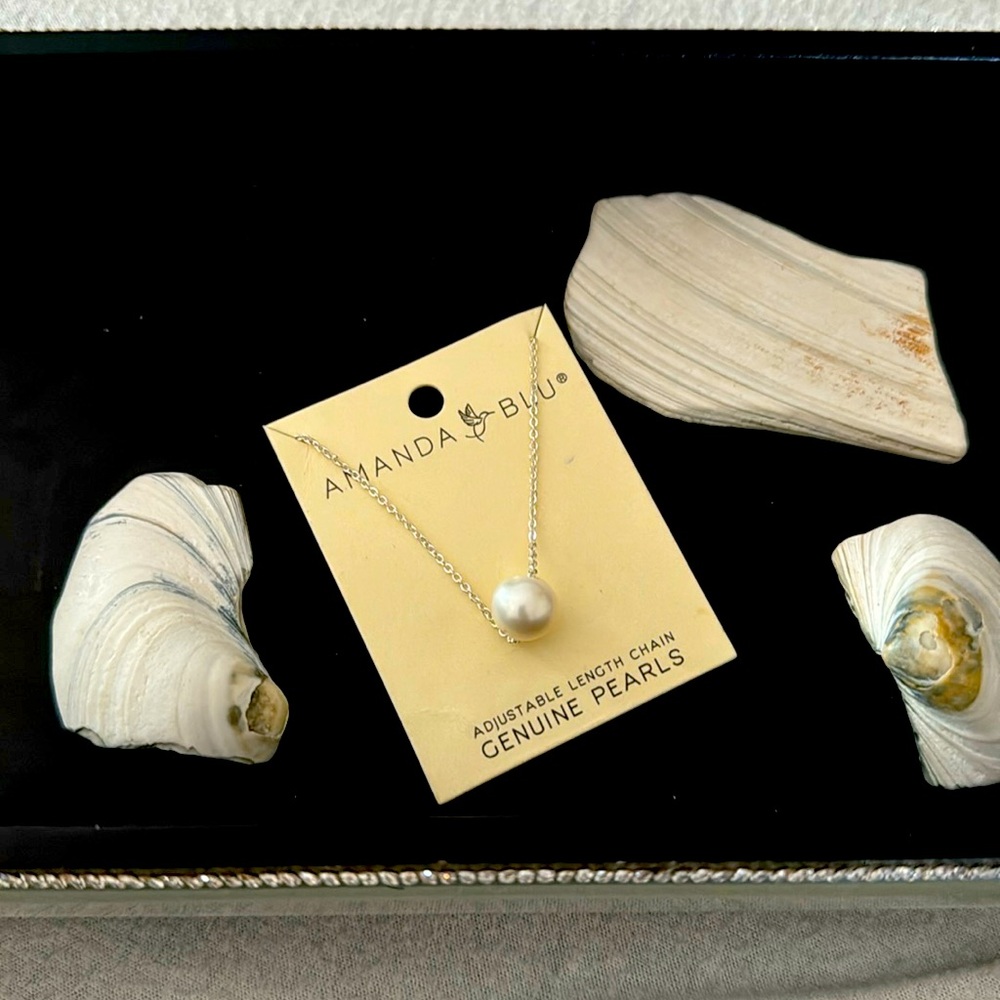 Womans Genuine Pearl silver necklace